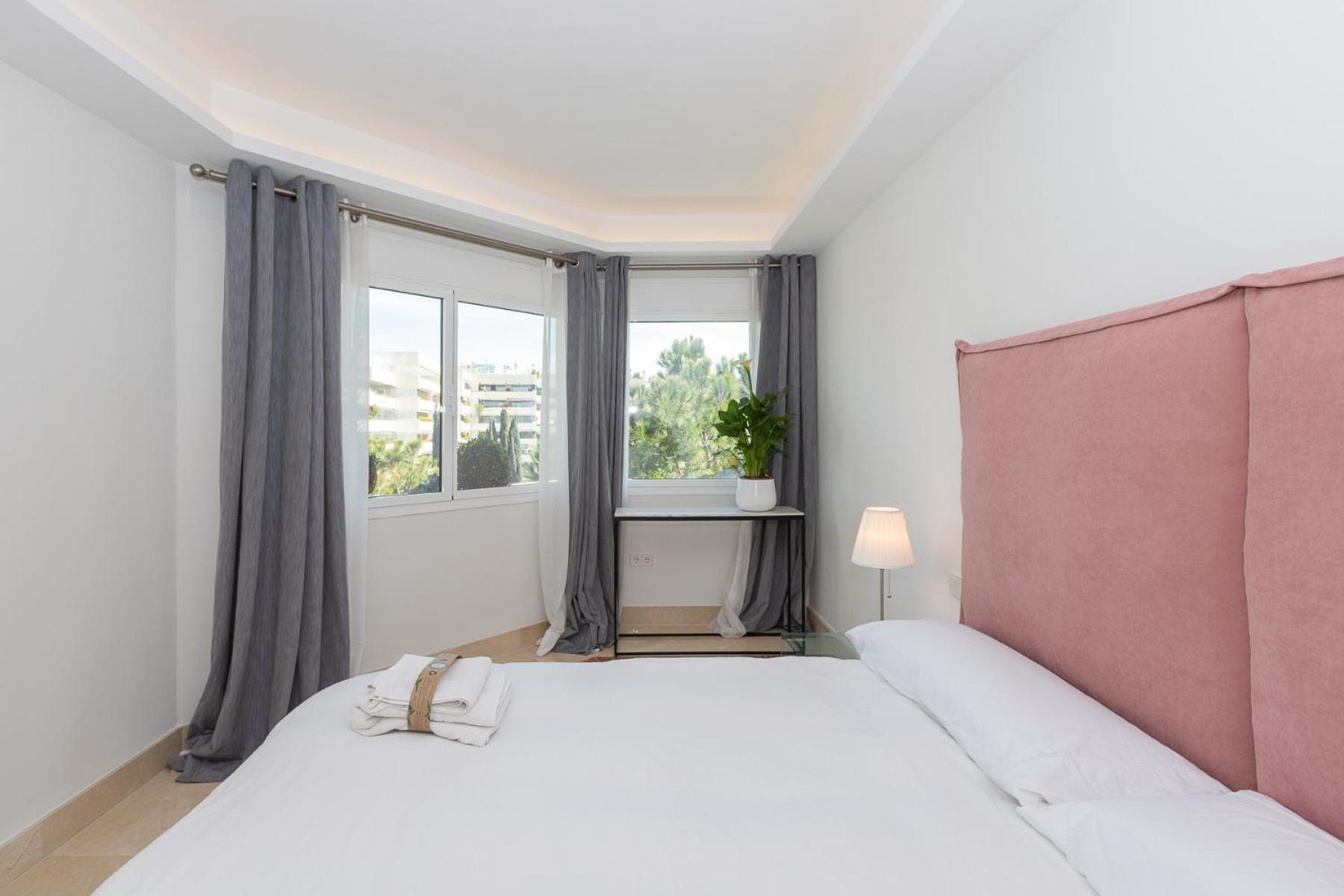 Lujoso Apartamento Con Piscina En Paseo Maritimo Marbella Dış mekan fotoğraf